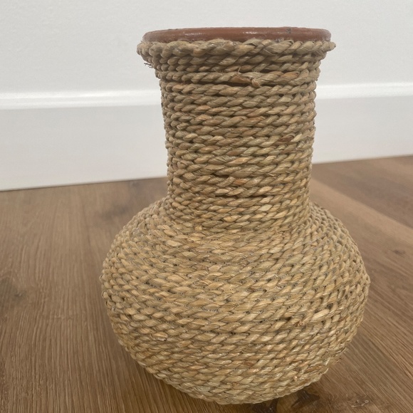 Hand woven Seagrass Clay/Terracota Vase, 9” - Picture 7 of 11
